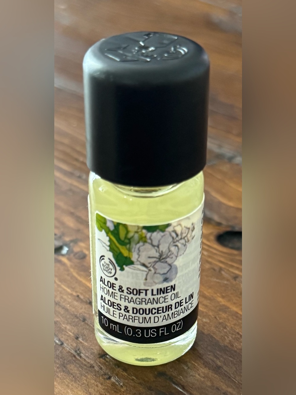 NEW The Body Shop brand Aloe & Soft Linen Fragrance Oil